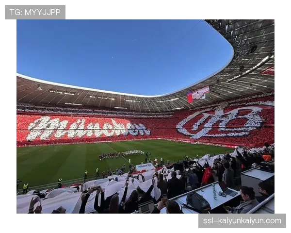 在布雷斯特主场，球迷展示巨型TIFO，致敬球队主帅的战术革新。