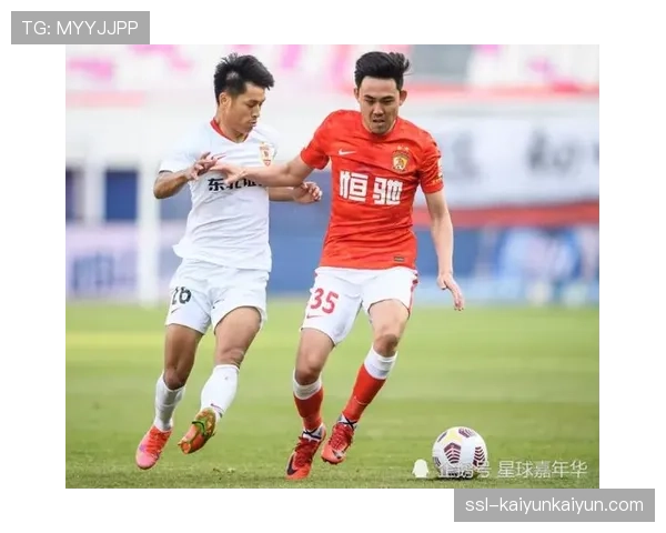 特写：在父亲的看台注视下，18岁小将打入一线队处子球